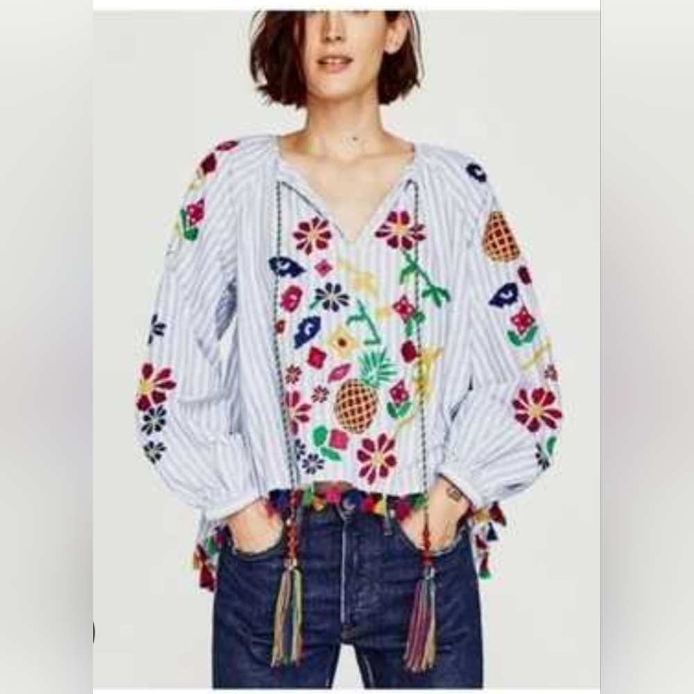 Kye Mi Colorful Cottln Bohoo White,Grey Embroidered Striped Women's Blouse